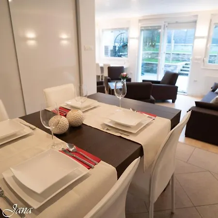 Apartment Deluxe Apartma Jana