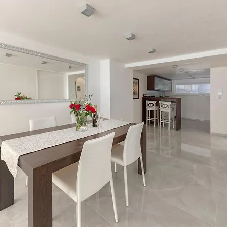 Deluxe Apartma Jana Апартаменты Любляна