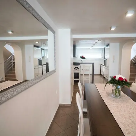 Deluxe Apartma Jana