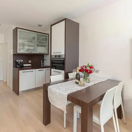 Deluxe Apartma Jana Apartamento *